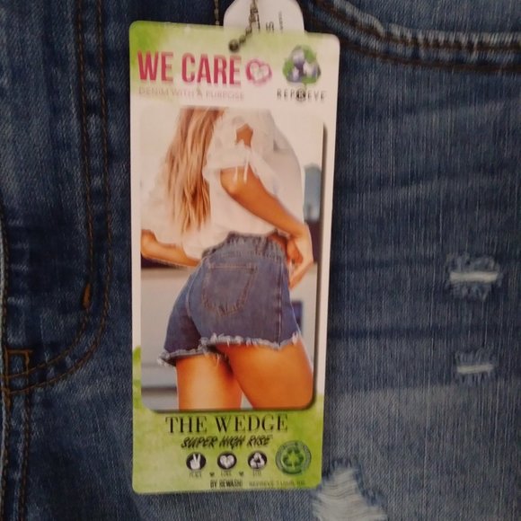 SOLD SOLD SOLD Rewash The Wedge Super High Rise 9/29 Shorts - Picture 9 of 16